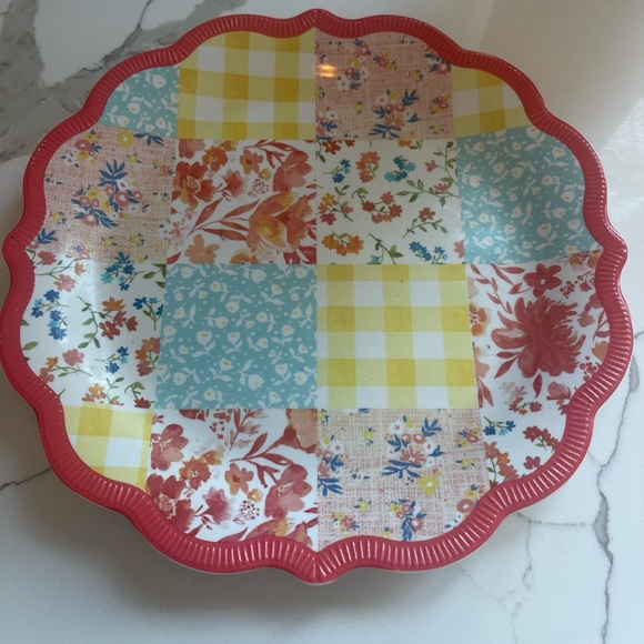 Pioneer Woman patchwork scalloped dinner plate - Picture 4 of 4
